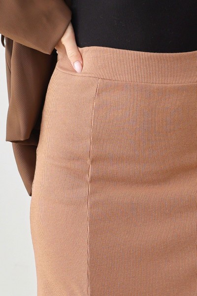 Ribbed Two Front Slit Midi Skirt