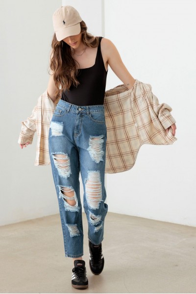 Destroyed High Waist Mom Style Fit Jeans